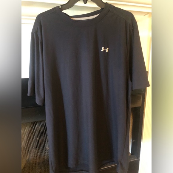Mens Under Armour black shirt - Picture 1 of 4